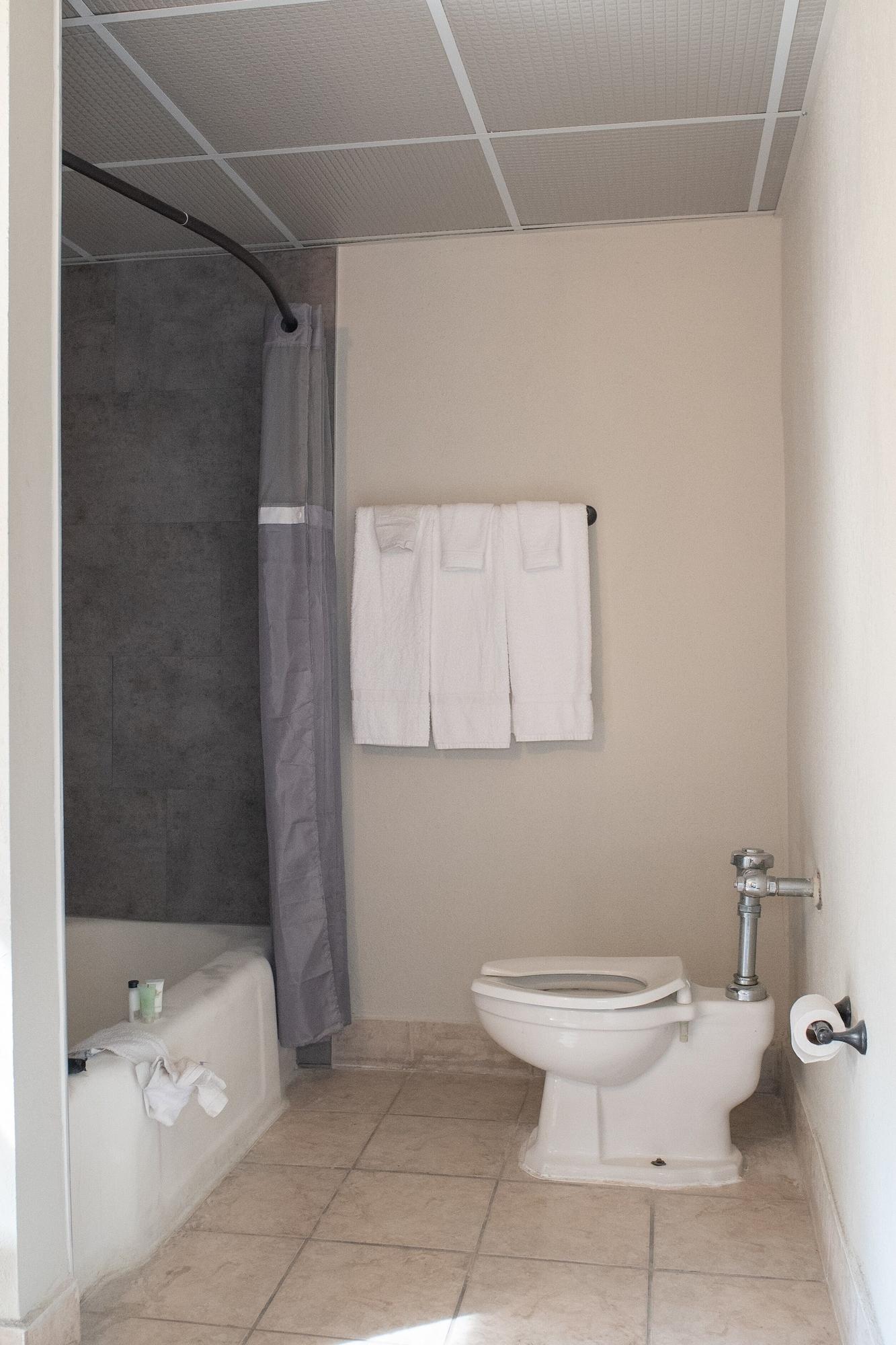 Americas Best Value Inn ディアボーン エクステリア 写真