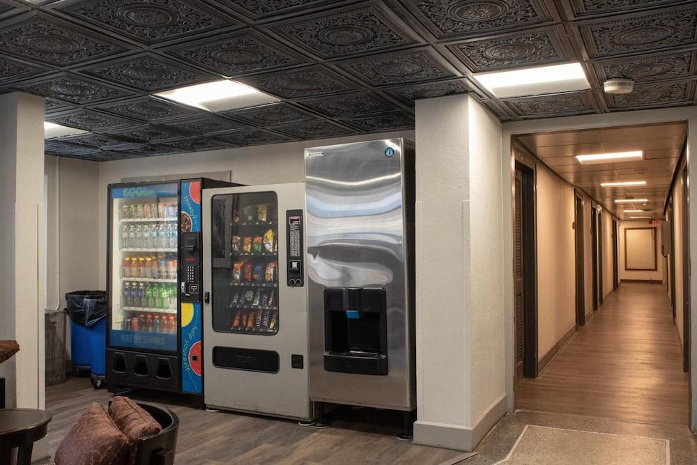 Americas Best Value Inn ディアボーン エクステリア 写真