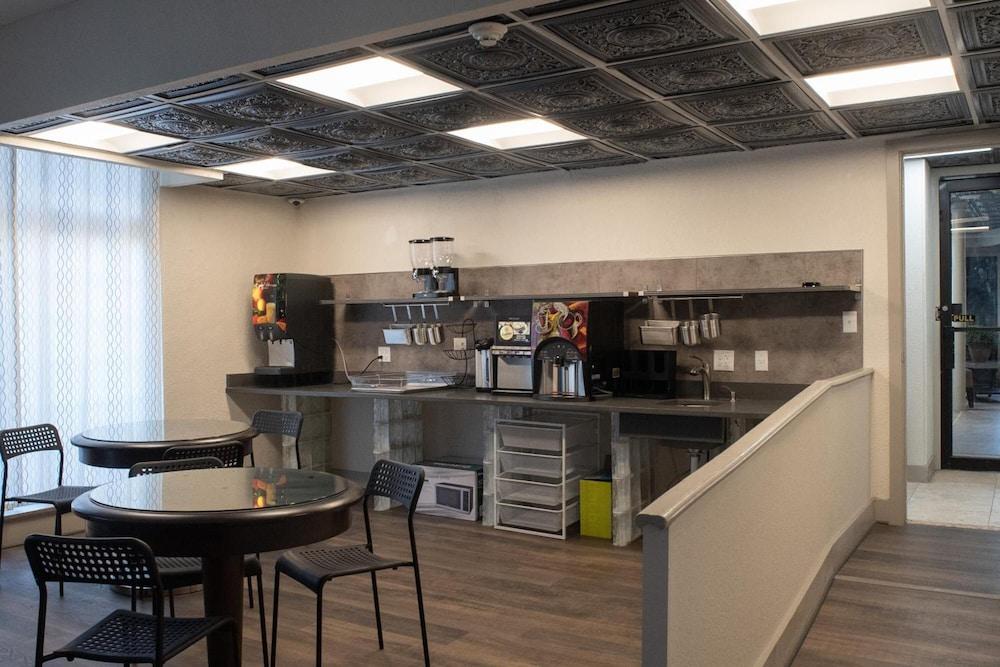 Americas Best Value Inn ディアボーン エクステリア 写真