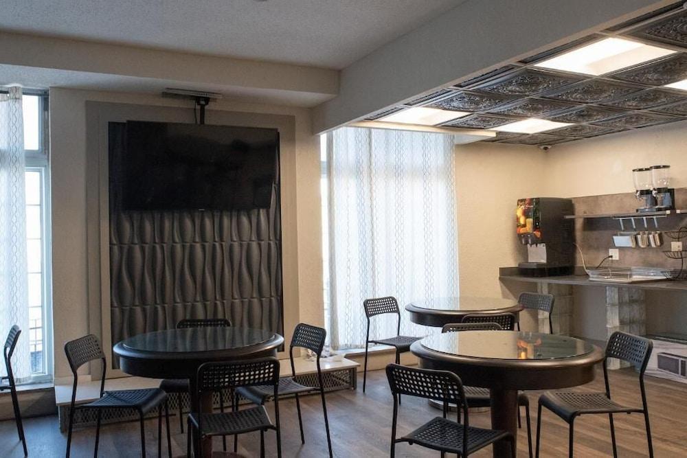 Americas Best Value Inn ディアボーン エクステリア 写真