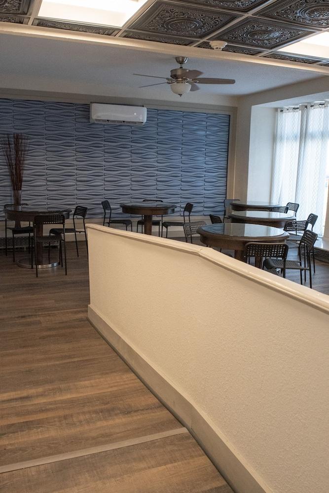 Americas Best Value Inn ディアボーン エクステリア 写真