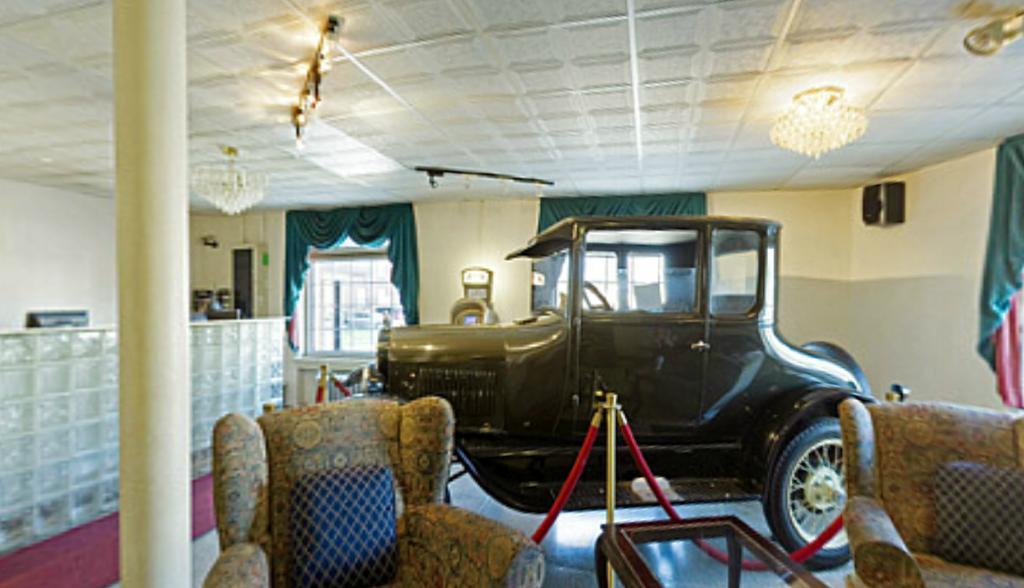 Americas Best Value Inn ディアボーン エクステリア 写真